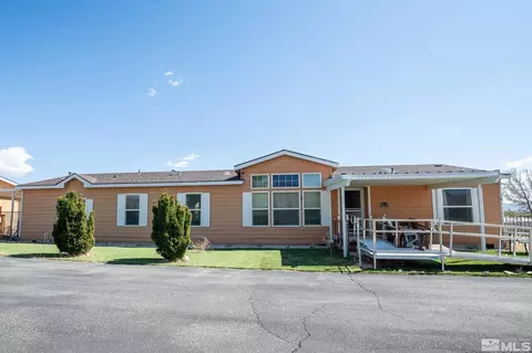 9225 Hopi Trl, Silver Springs, NV 89429