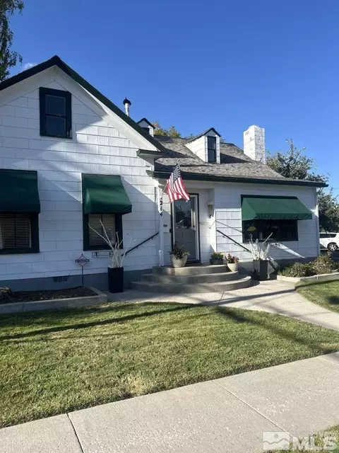 214 W Robinson St, Carson City, NV 89703