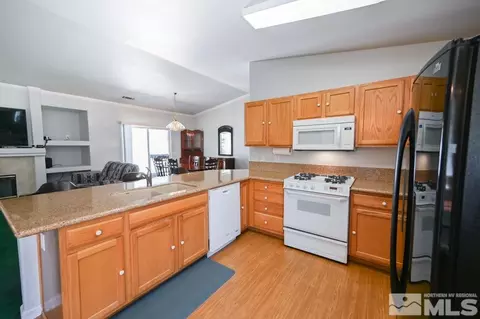 1139 White Oak Loop, Minden, NV 89423 photo 4