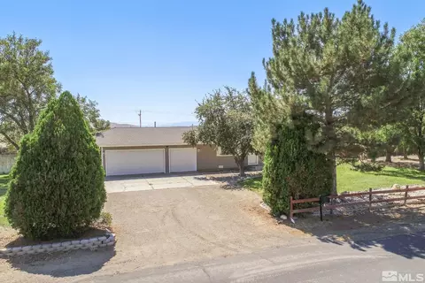 40 Hercules Dr, Sparks, NV 89441