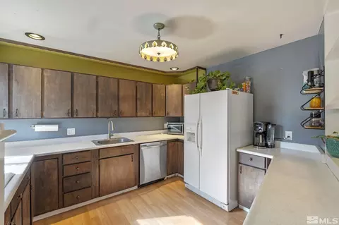 855 Ruby Ave, Reno, NV 89503 photo 8