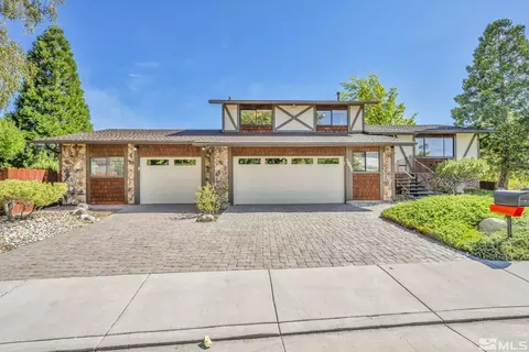 3890 Piccadilly Dr, Reno, NV 89509