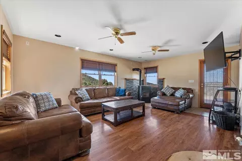 21470 Graves Rd, Reno, NV 89521