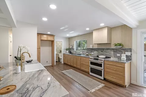 208 Rhodes Rd, Reno, NV 89521