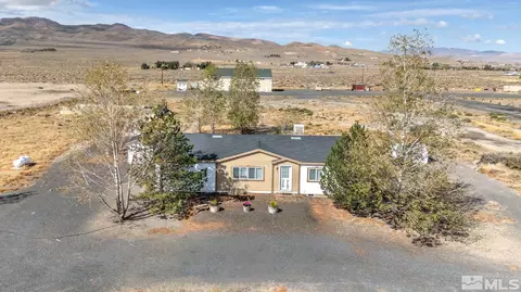 5785 Elm St, Silver Springs, NV 89429