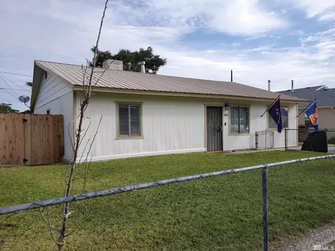 105 4th St, Hawthorne, NV 89415