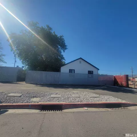 1725 Hymer Ave, Sparks, NV 89431