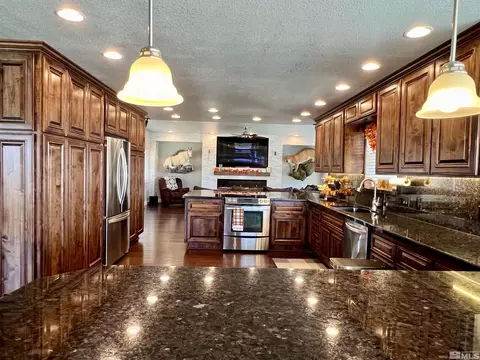 310 N Mountain View St, Yerington, NV 89447