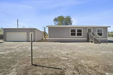 1070 Donner Trl, Silver Springs, NV 89429