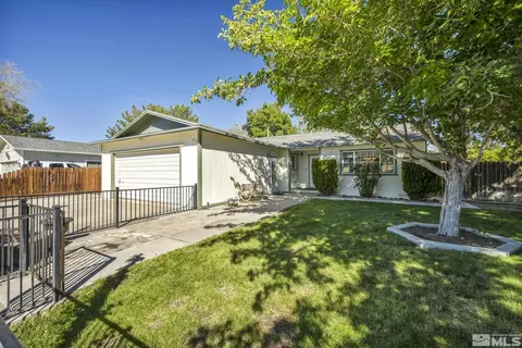 892 F St, Fernley, NV 89408