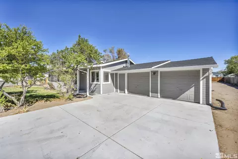 2747 Lukens Ln, Carson City, NV 89706