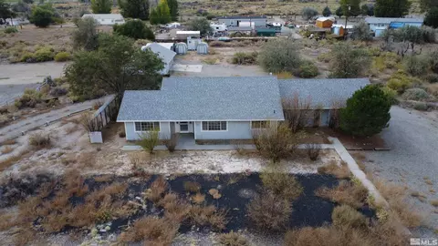 17 Cottonwood Ln, Yerington, NV 89447