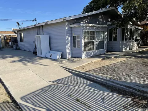 114 F St, Hawthorne, NV 89415