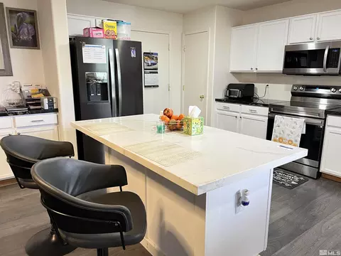 7489 Deveron Dr, Reno, NV 89506 photo 4