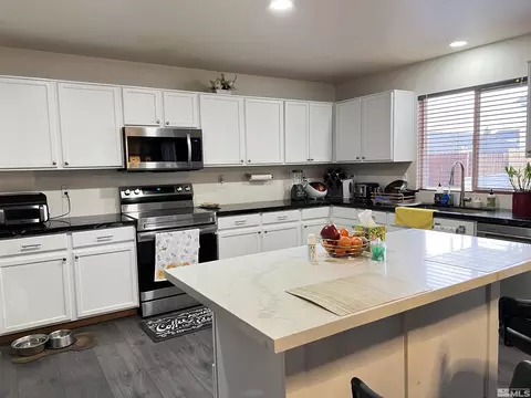 7489 Deveron Dr, Reno, NV 89506 photo 5
