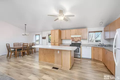 1790 Roberson, Fallon, NV 89406 photo 7