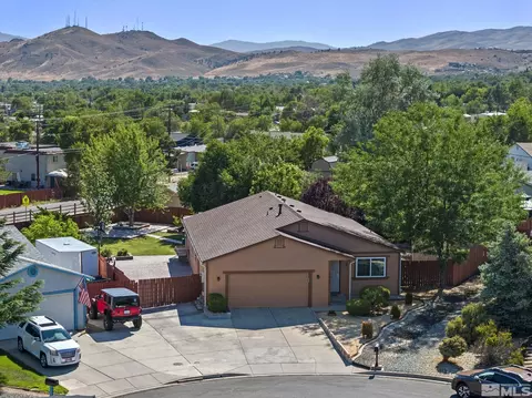 6423 Serrano Ct, Sun Valley, NV 89433