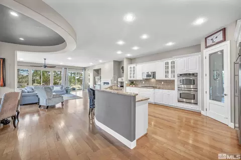 15380 Redmond Loop, Reno, NV 89511 photo 2