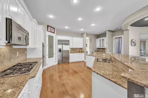 15380 Redmond Loop, Reno, NV 89511 photo 3