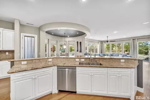 15380 Redmond Loop, Reno, NV 89511 photo 6