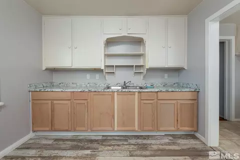 222 Valley Dr, Yerington, NV 89447