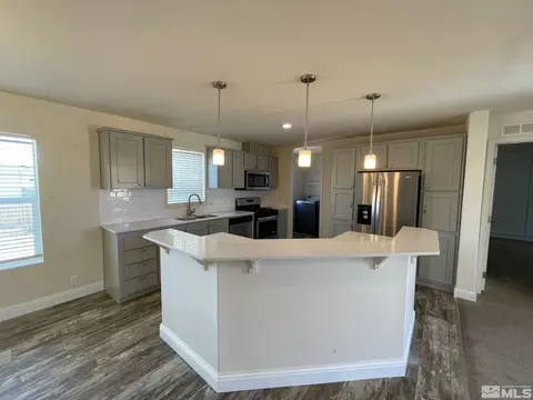 54 Whiteface, Yerington, NV 89447 photo 3