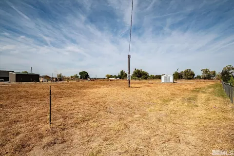 3307 Stark Ln, Fallon, NV 89406 photo 2