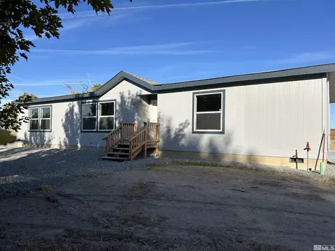 102 Chateau, Yerington, NV 89447