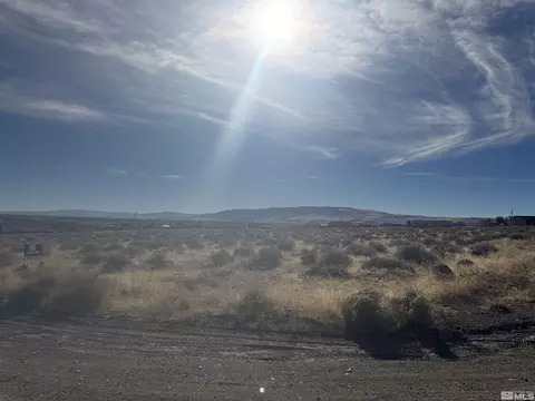 1465 Hooten Dr, Silver Springs, NV 89429