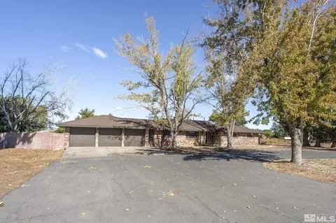 520 Country Dr, Fernley, NV 89408