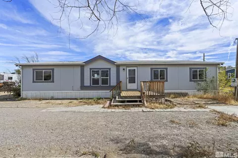 1370 Lahontan St, Silver Springs, NV 89429