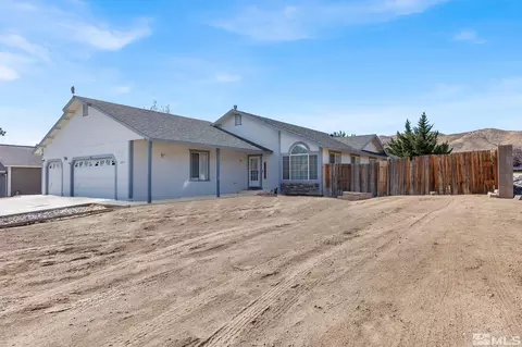 2031 Flycatcher Dr, Sparks, NV 89441 photo 2