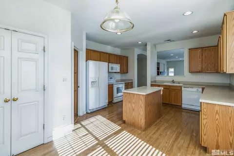 10486 Summershade Ln, Reno, NV 89521 photo 14