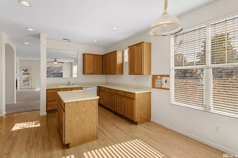 10486 Summershade Ln, Reno, NV 89521 photo 15
