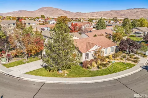 10486 Summershade Ln, Reno, NV 89521 photo 2