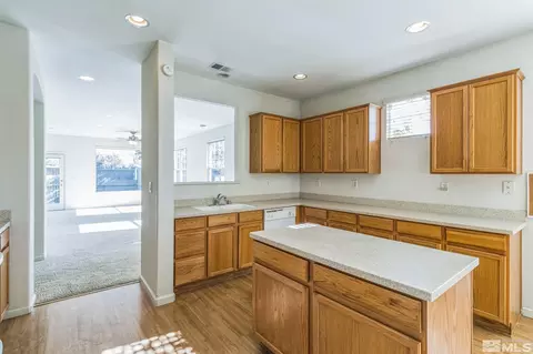 10486 Summershade Ln, Reno, NV 89521 photo 11
