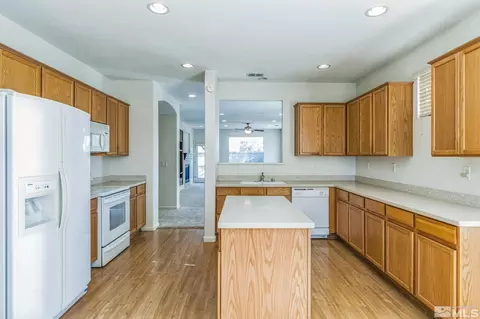 10486 Summershade Ln, Reno, NV 89521 photo 13