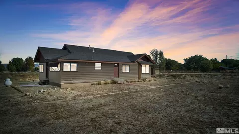 10 Peeples Ln, Yerington, NV 89447