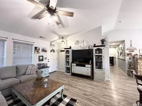 1229 Deerfield Dr, Fallon, NV 89406 photo 2