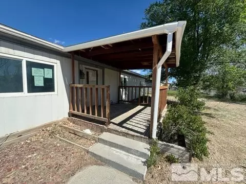 8 Willow St, Round Mountain, NV 89045