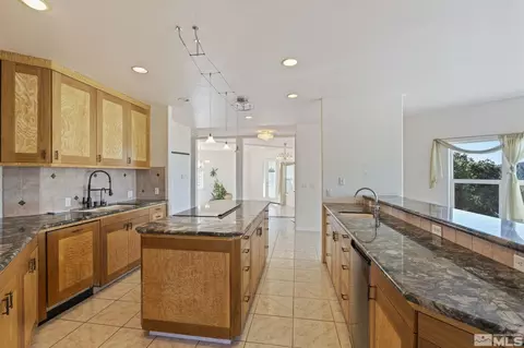 730 Cartwright Rd, Reno, NV 89521 photo 4