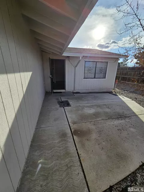 1215 W Newlands Dr, Fernley, NV 89408