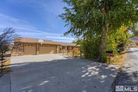 155 Andrew Ln, Reno, NV 89521 photo 2