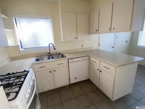 1230 Haddock Dr, Reno, NV 89512 photo 3