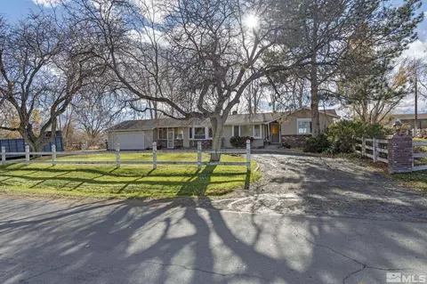 1631 Eli Dr, Reno, NV 89511 photo 2