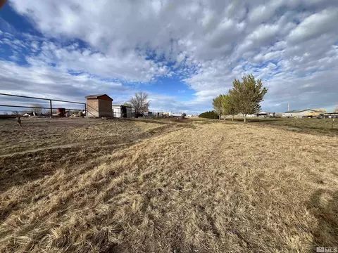 Exterior - 3205 St Clair Rd, Fallon, NV 89406 photo 7 of 8