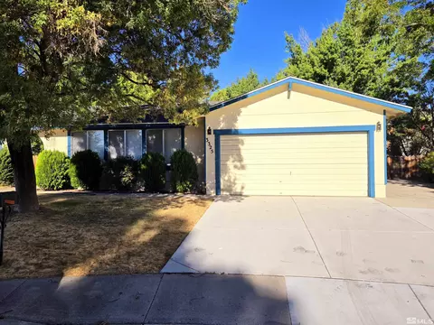3325 Saratoga Ct, Sparks, NV 89431