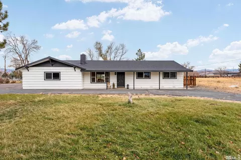 950 Meadow View Dr, Gardnerville, NV 89460