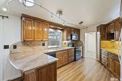 4668 E Leonesio, Sun Valley, NV 89433