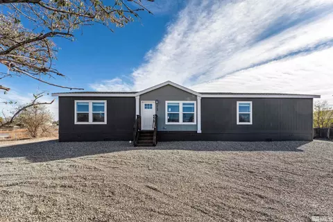 2760 Rawhide St, Silver Springs, NV 89429